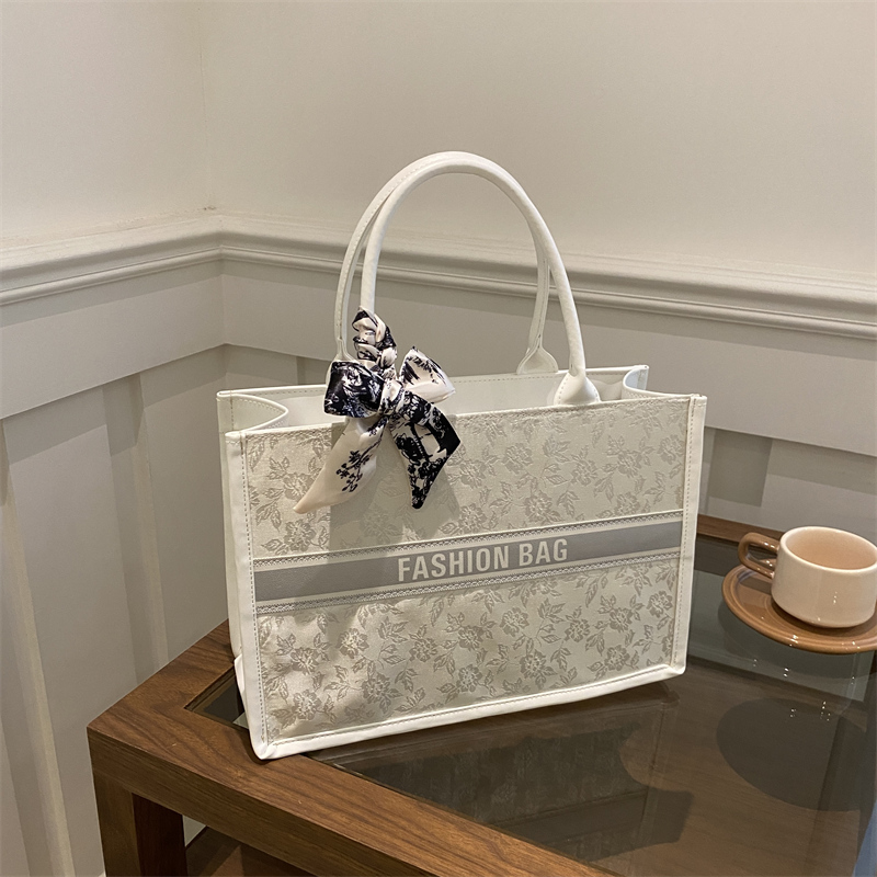Borsa Tote Elegante di Lusso p - Women Bags On Sale recensione e prezzo